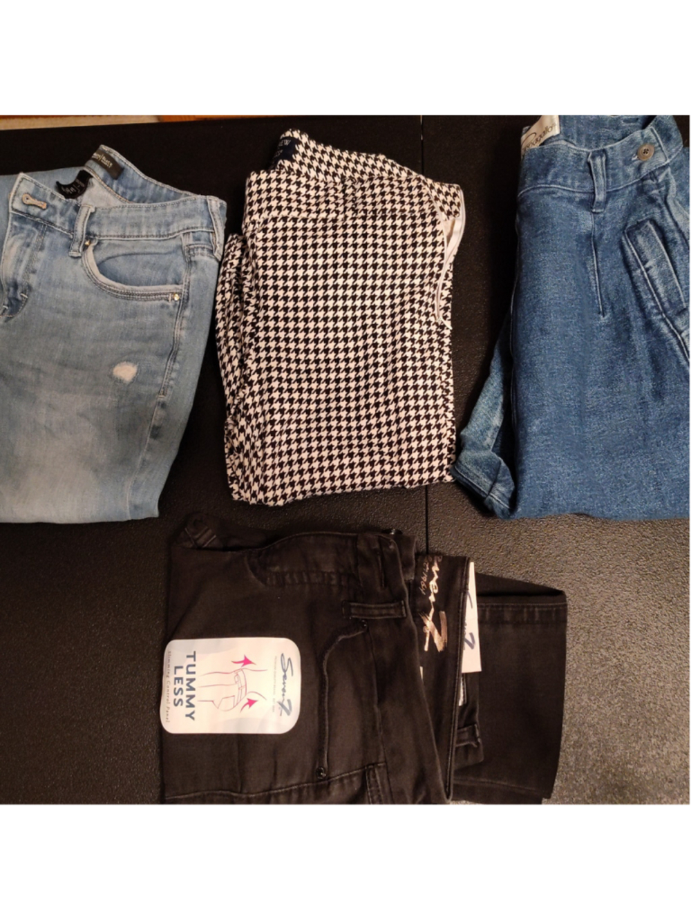 Lot of Four Women's Bottoms sizes 2 4-small